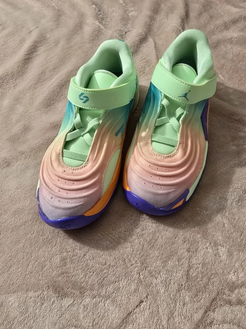 Jordan Luka 3  Blurred Vision in the Vapor Green Hyper Jade Cone Size 1.5